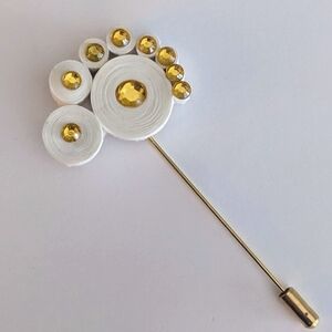 Elegant White and Gold Brooch